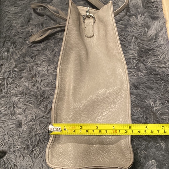 Roots Soft Tan Leather Tote Bag - Picture 11 of 11